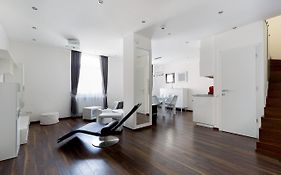Budapest Central Square 2 Bedrooms Suite - Michaelides Voeroesmarty Square Residences