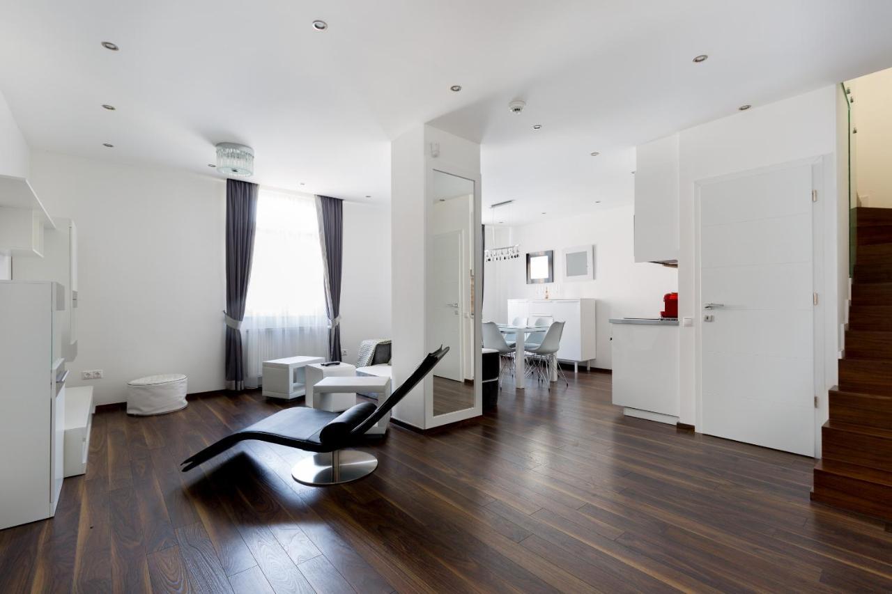 Budapest Central Square 2 Bedrooms Suite - Michaelides Voeroesmarty Square Residences Exterior foto