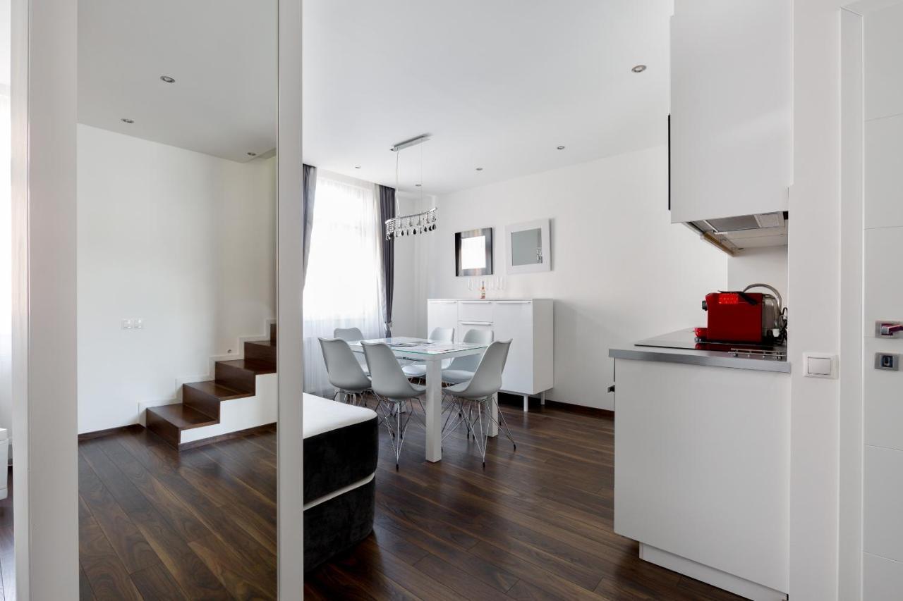 Budapest Central Square 2 Bedrooms Suite - Michaelides Voeroesmarty Square Residences Exterior foto
